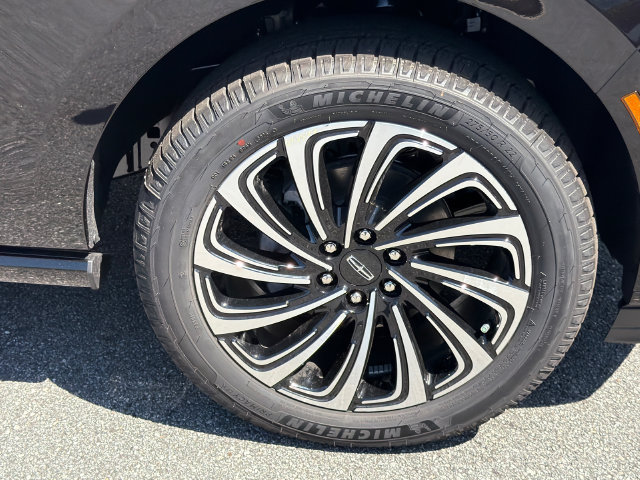 New 2027 Lincoln Navigator L Black Label AWD/4WD image 13