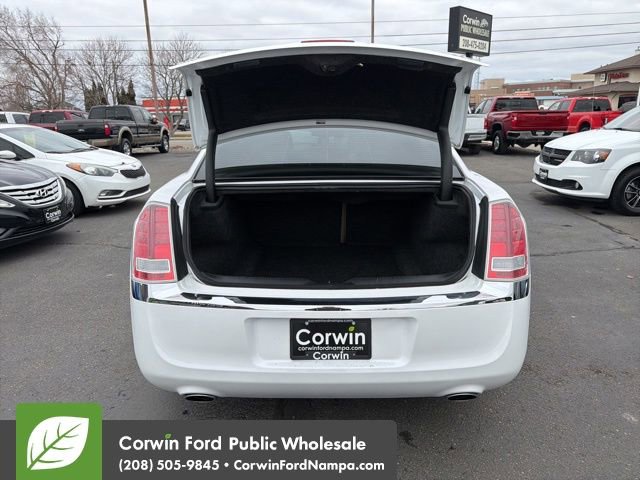 Used 2013 Chrysler 300 AWD w/ Driver Convenience Group image 30