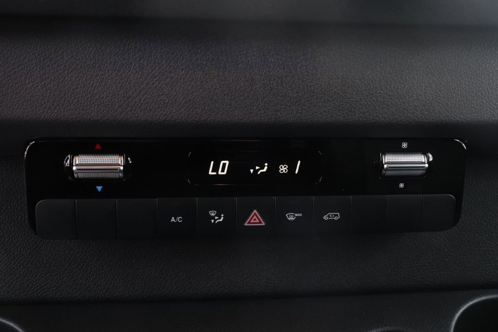 Used 2025 Mercedes-Benz Sprinter 2500 image 11