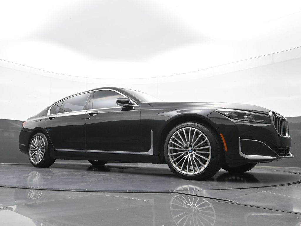 Used 2022 BMW 750i xDrive w/ Autobahn Package AWD/4WD image 22