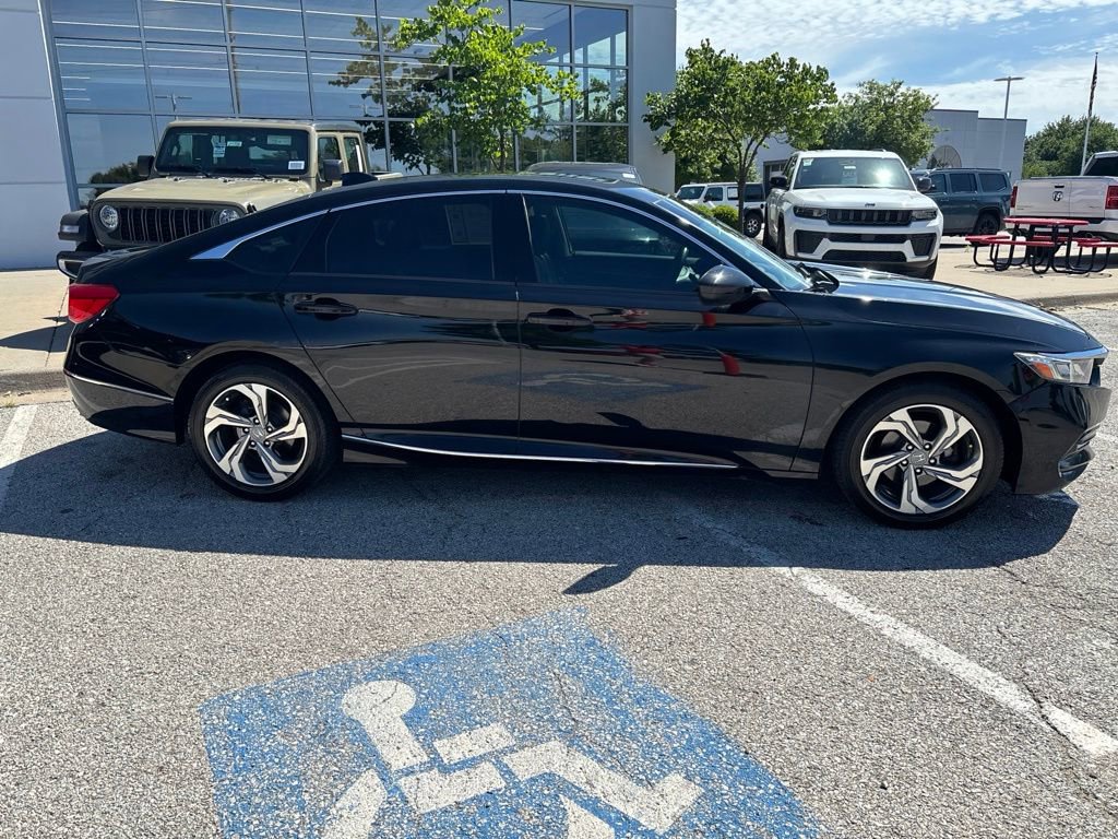 Used 2018 Honda Accord EX image 29