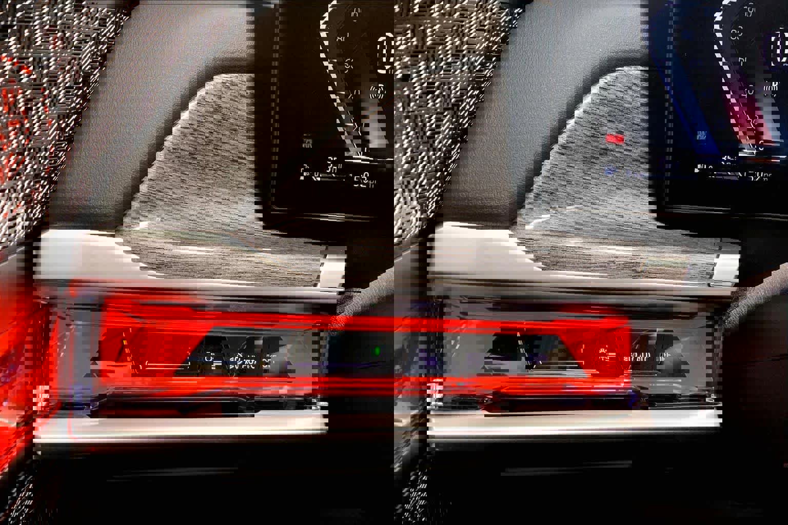 Used 2025 BMW 760i xDrive image 34