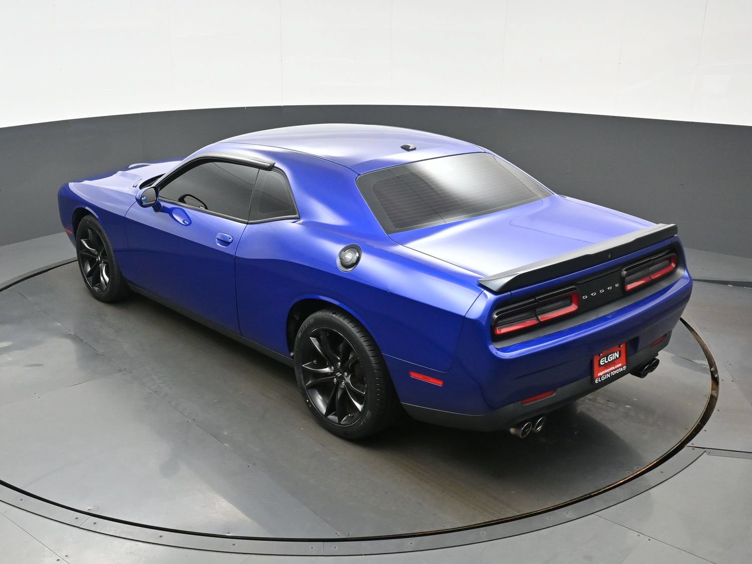 Used 2018 Dodge Challenger SXT w/ Blacktop Package RWD image 37