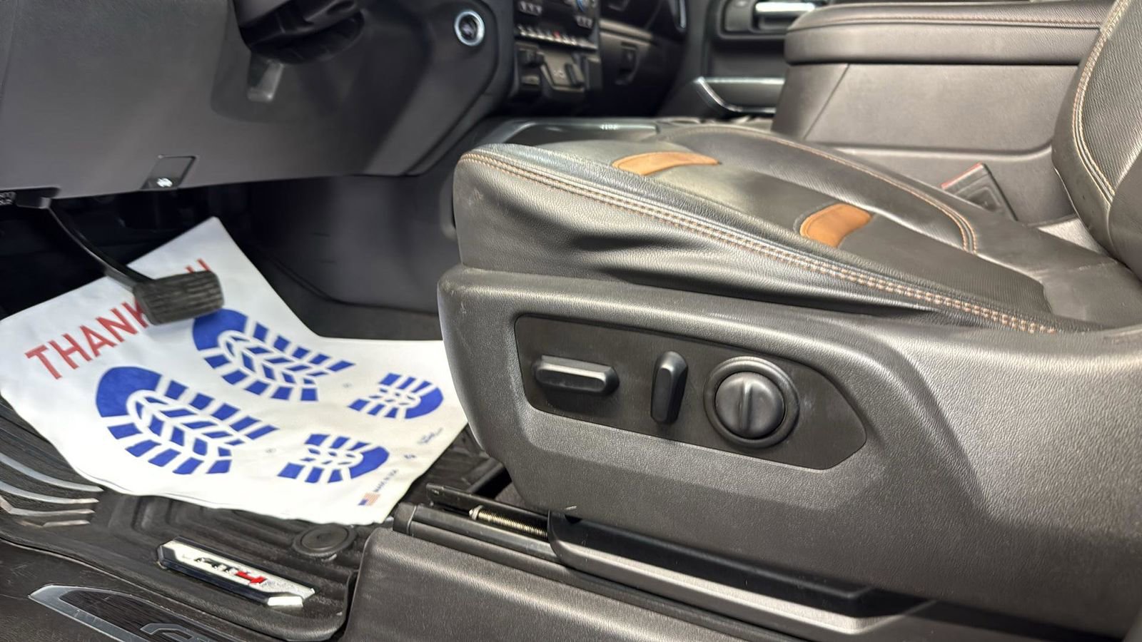 Used 2020 GMC Sierra 1500 AT4 w/ AT4 Premium Package image 8