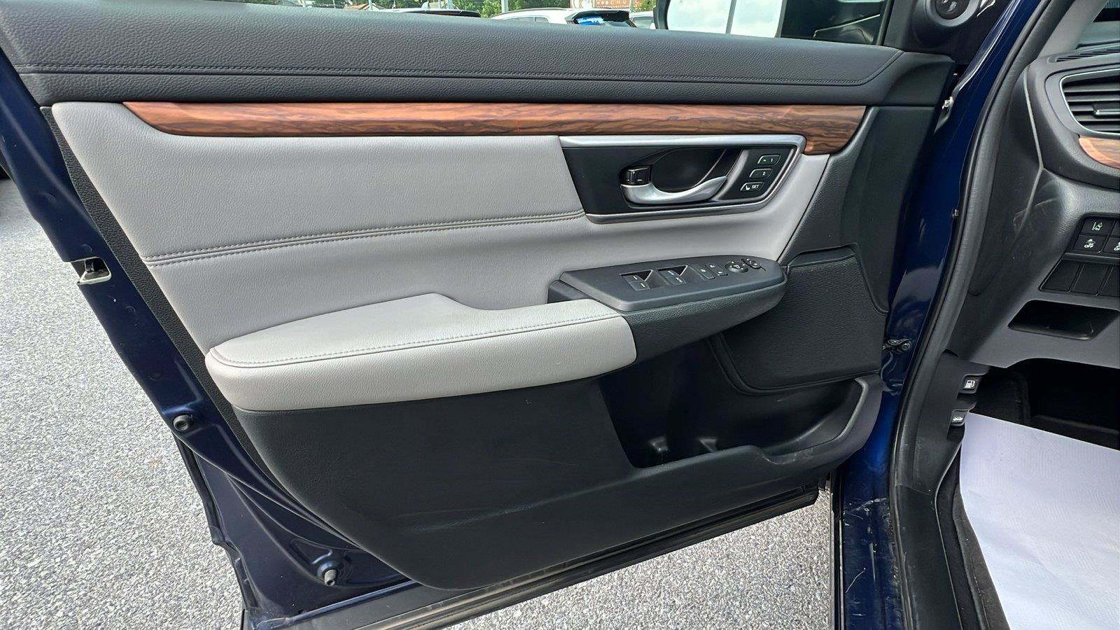 Used 2020 Honda CR-V Touring image 22