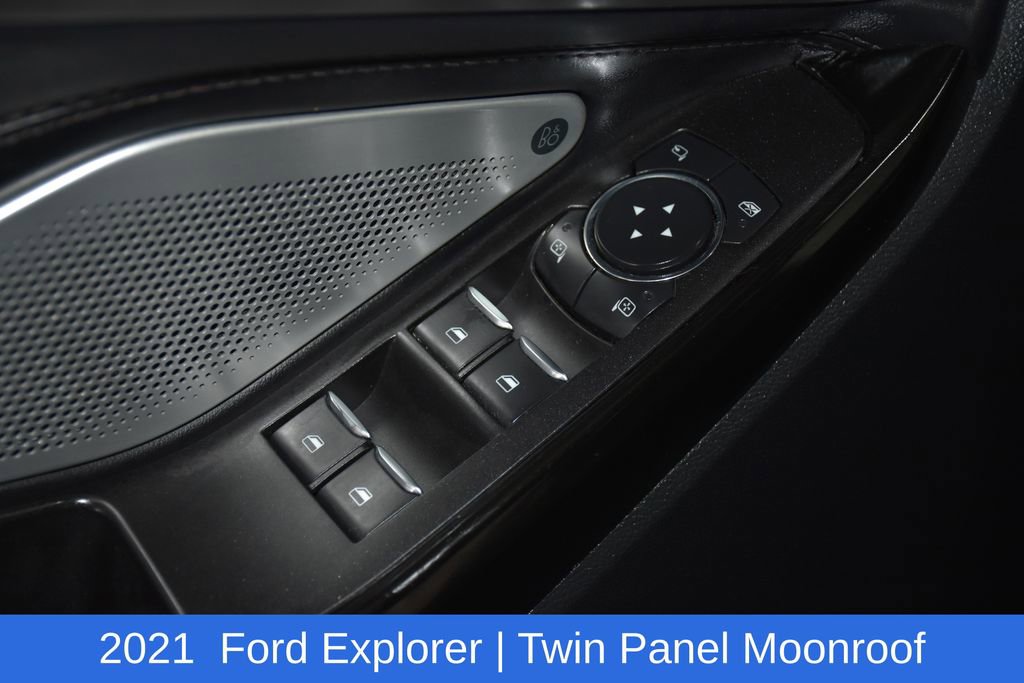 Used 2021 Ford Explorer Platinum w/ Equipment Group 601A AWD/4WD image 22