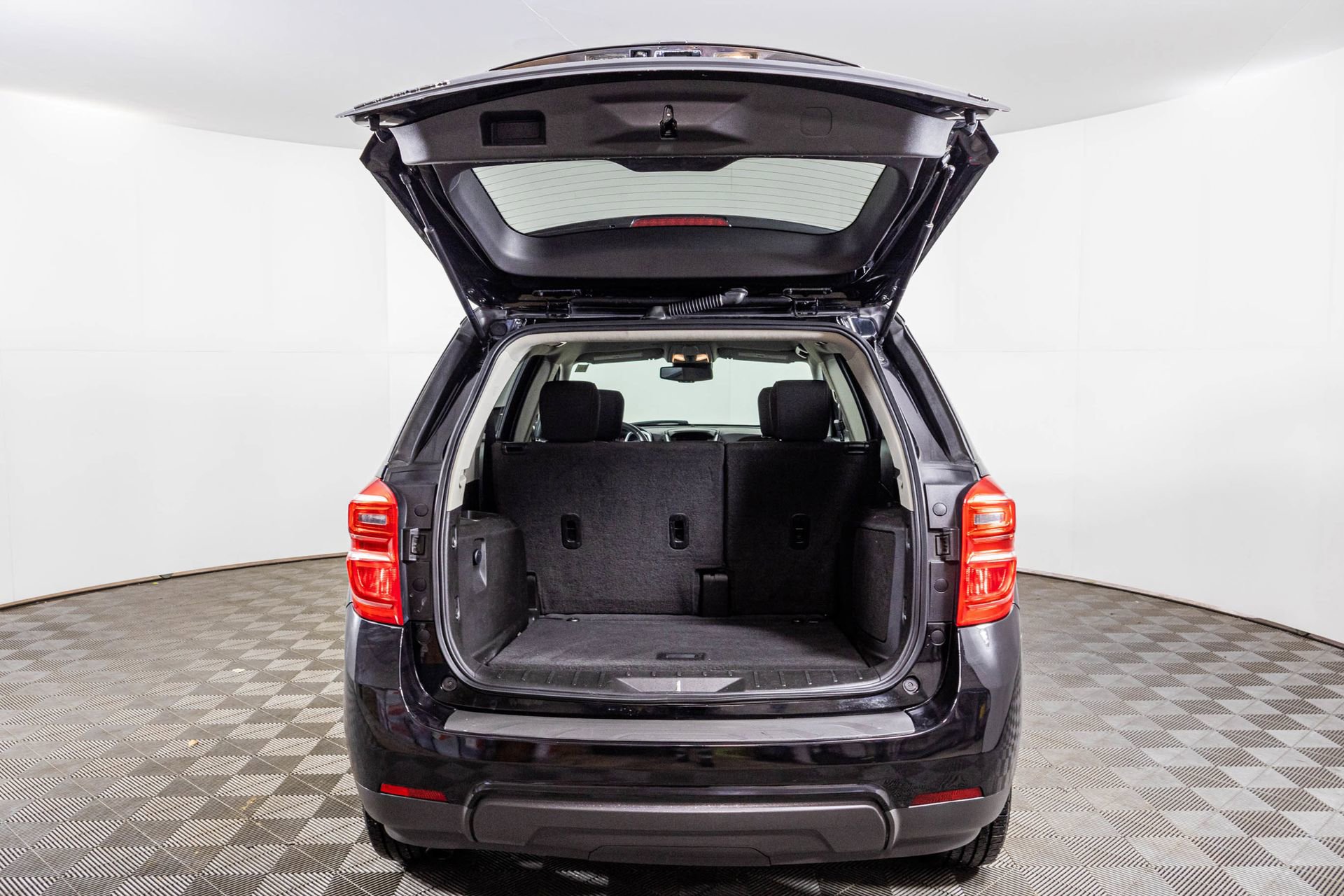 Used 2017 Chevrolet Equinox LT w/ Convenience Package image 36