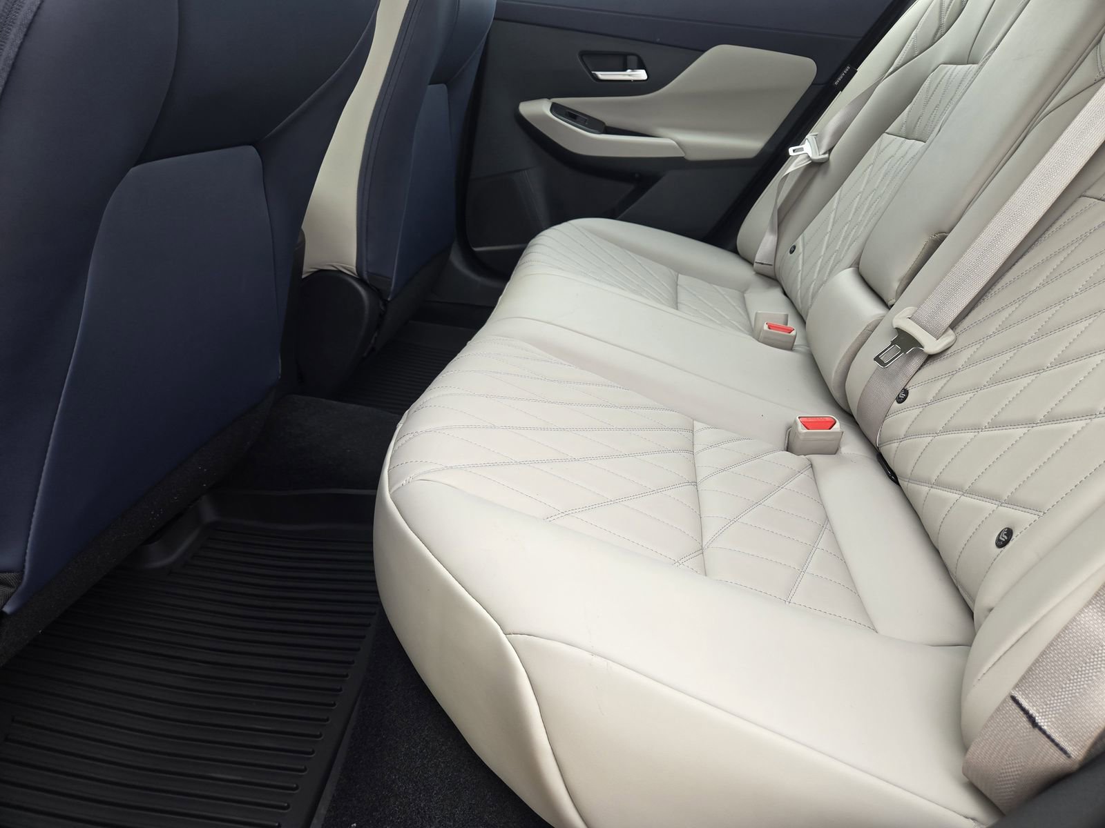 New 2026 Nissan Sentra SL w/ Floor Mat Package FWD image 24