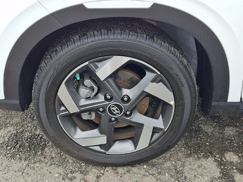 Used 2026 Hyundai Venue SEL FWD image 29