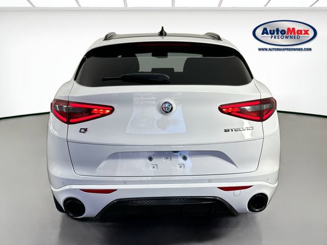 Used 2023 Alfa Romeo Stelvio Veloce image 8