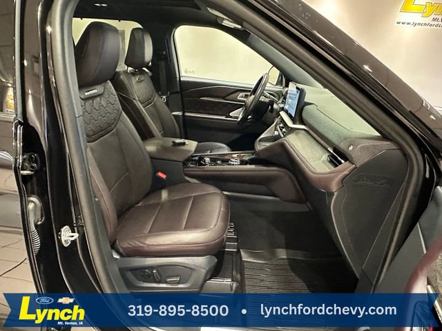 Certified 2025 Ford Explorer Platinum w/ LUX Leather Package AWD/4WD image 9