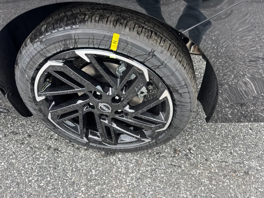 New 2026 Nissan Sentra SR w/ SR Premium Package FWD image 18
