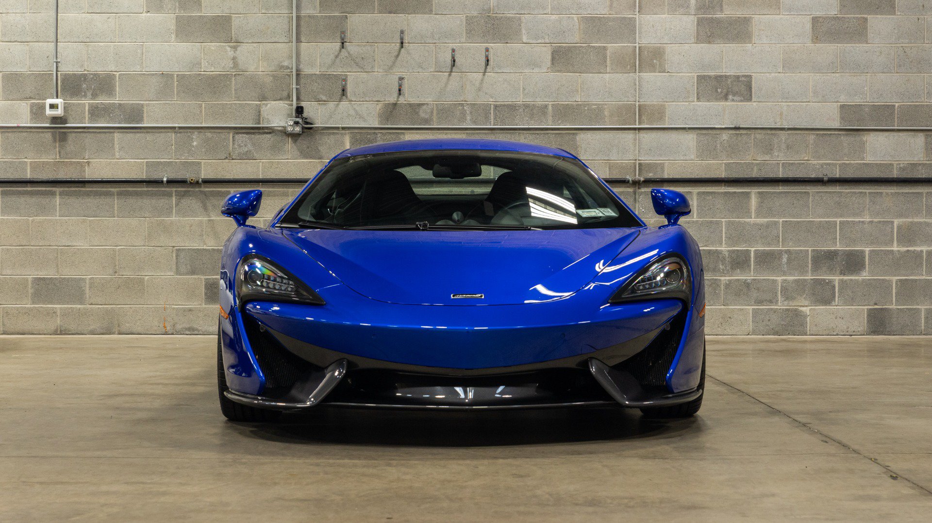 Used 2019 McLaren 570S Coupe RWD image 3