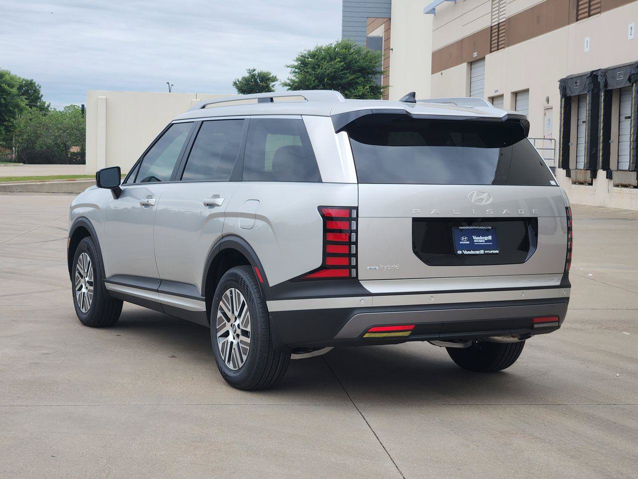 New 2026 Hyundai Palisade FWD Hybrid image 3