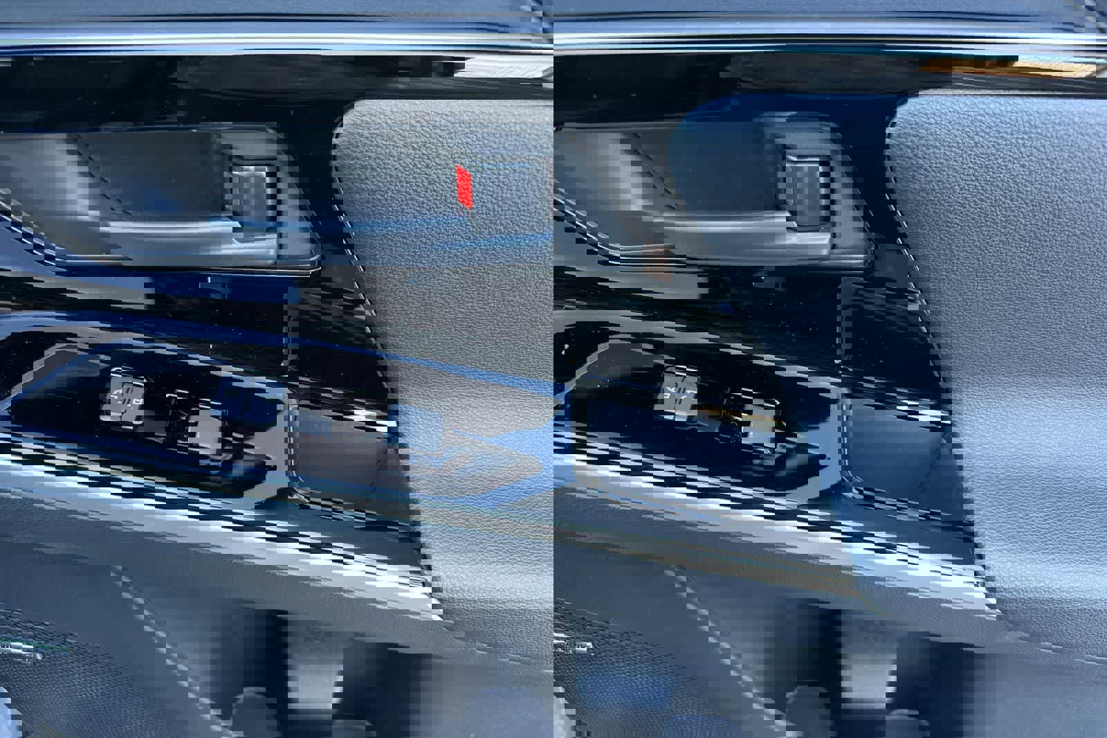 Used 2024 Subaru Solterra Limited image 19