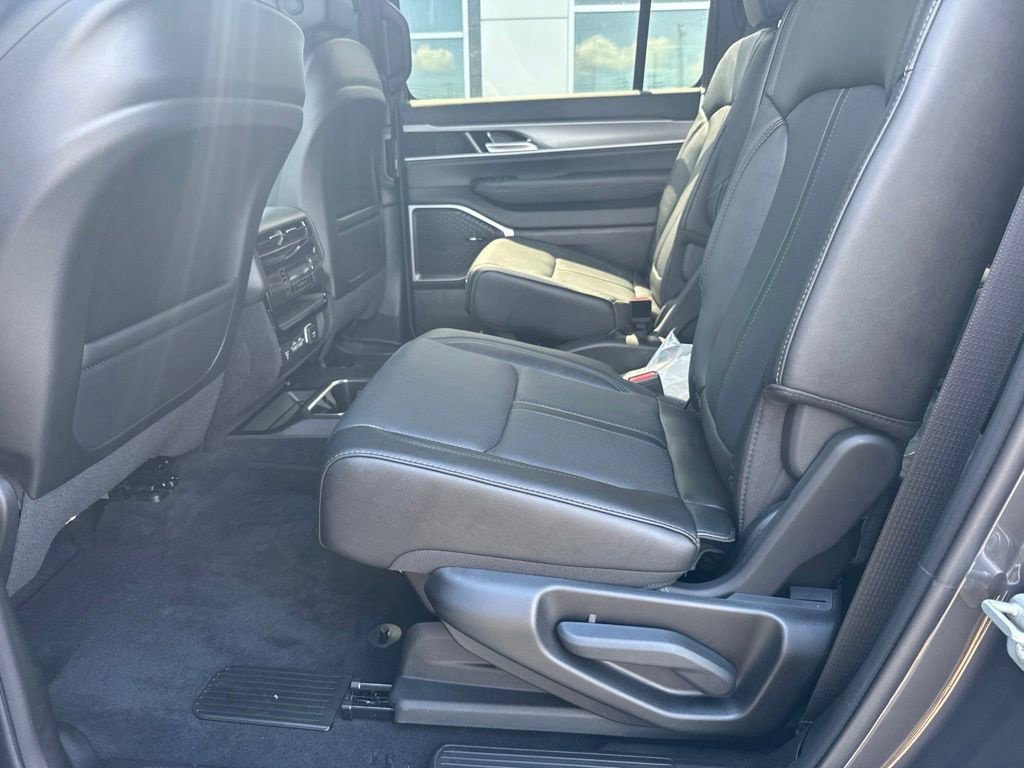 New 2026 Jeep Grand Wagoneer Limited AWD/4WD image 11