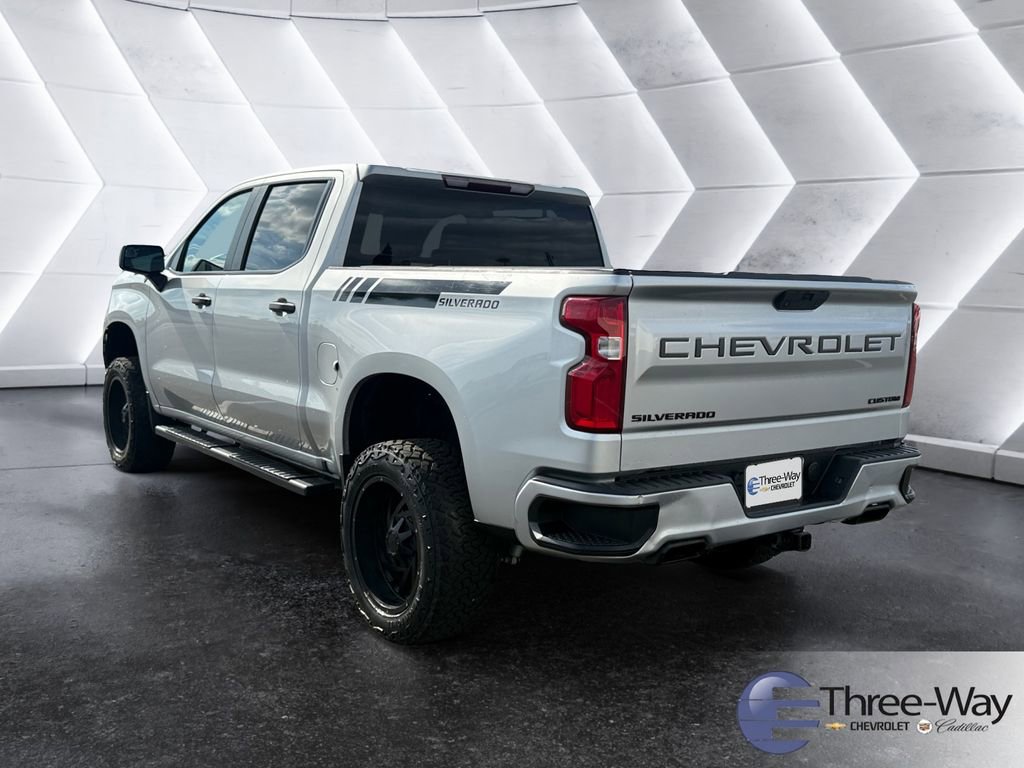 Used 2020 Chevrolet Silverado 1500 Custom w/ Custom Value Package image 3