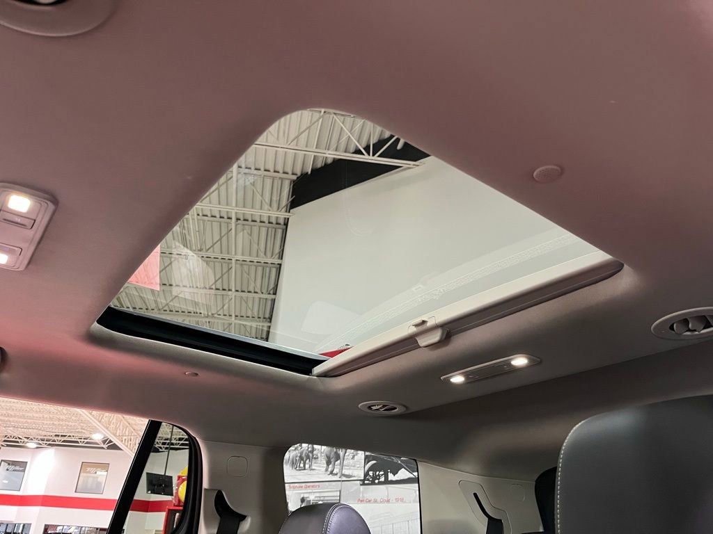 Used 2023 GMC Acadia Denali w/ Denali Ultimate Package image 15