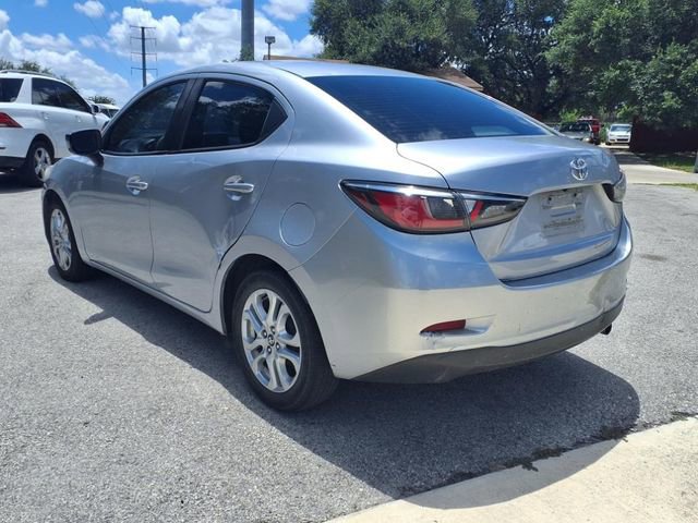 Used 2017 Toyota Yaris iA image 5