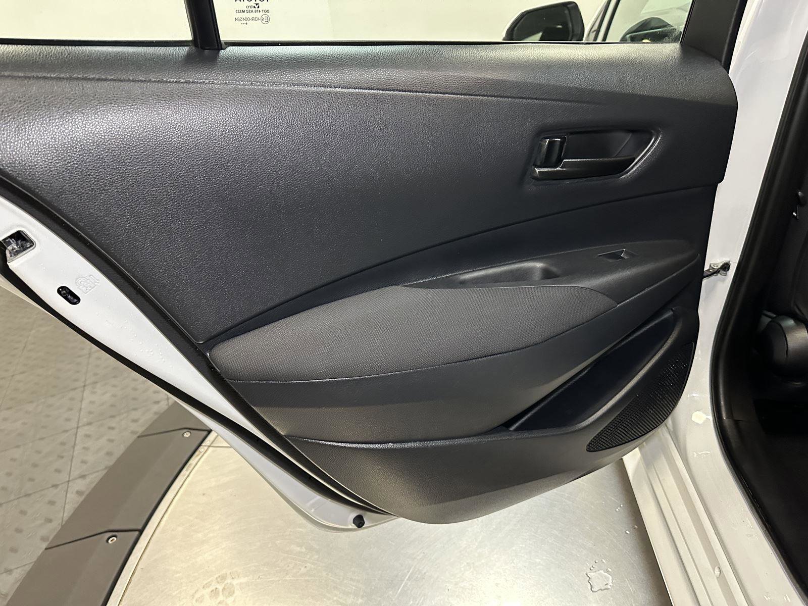 Used 2025 Toyota Corolla LE FWD image 29