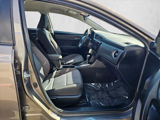 Used 2017 Toyota Corolla LE image 9