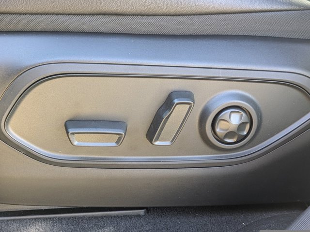 New 2025 Jeep Grand Cherokee Limited w/ Black Appearance Package image 22