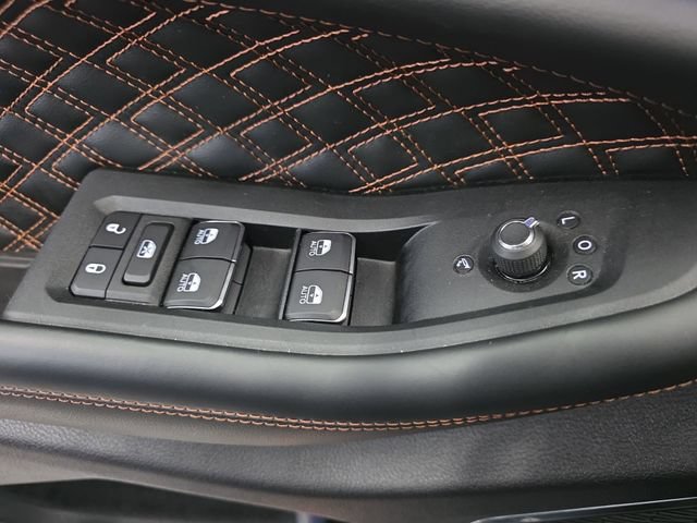 Used 2025 Jeep Grand Cherokee Summit AWD/4WD image 29