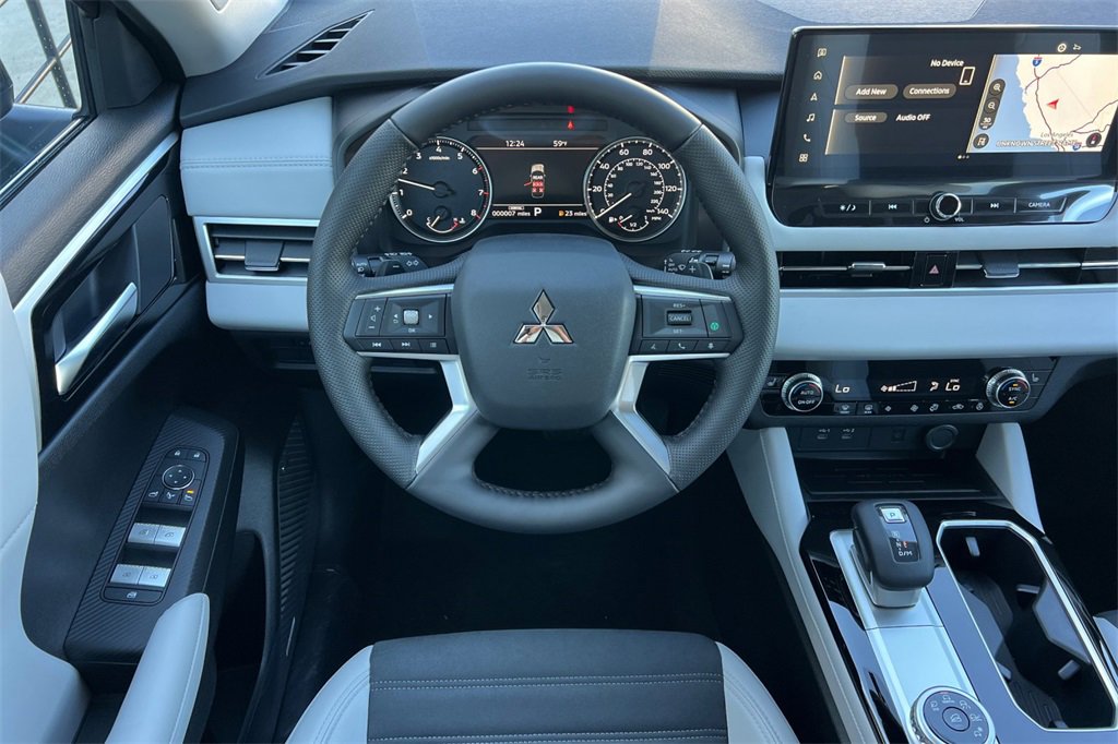 New 2026 Mitsubishi Outlander SE image 15