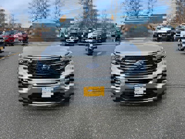 Certified 2022 Ford Explorer XLT w/ Equipment Group 202A image 2