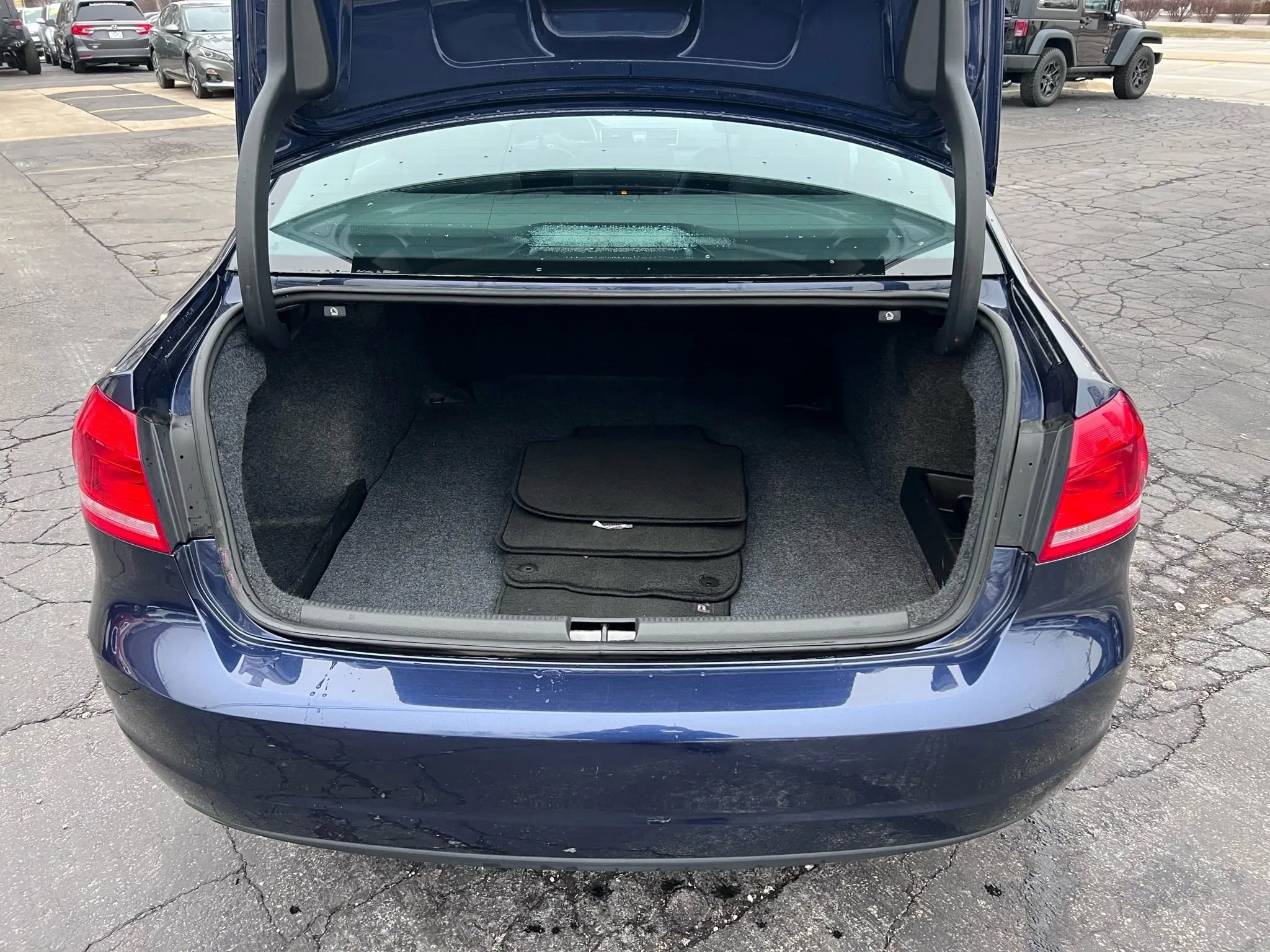 Used 2015 Volkswagen Passat TDI SE FWD image 21