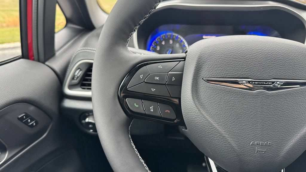 New 2026 Chrysler Pacifica Select w/ S Appearance Package FWD image 21