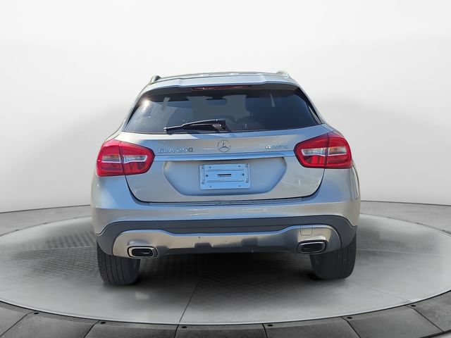 Used 2018 Mercedes-Benz GLA 250 4MATIC w/ Premium Package image 4