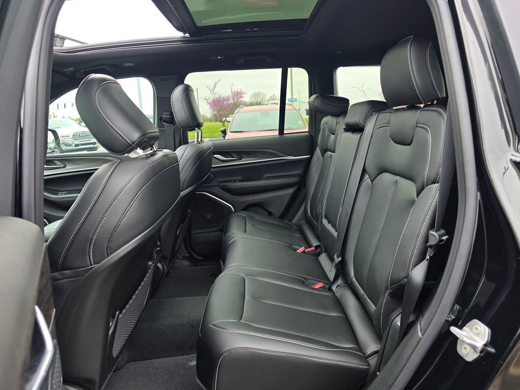 New 2026 Jeep Grand Cherokee Limited image 33