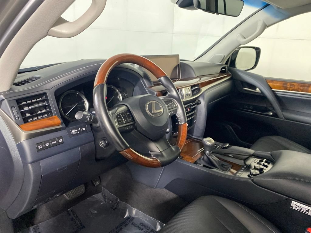Used 2021 Lexus LX 570 4WD w/ Luxury Package image 12