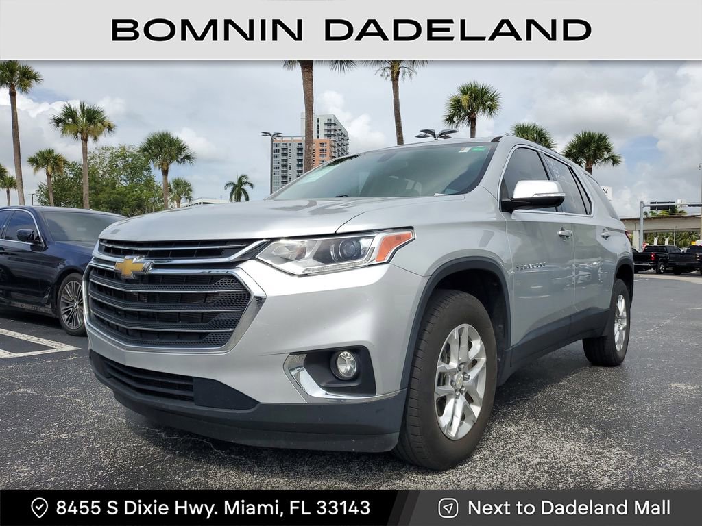 Used 2021 Chevrolet Traverse LT image 2