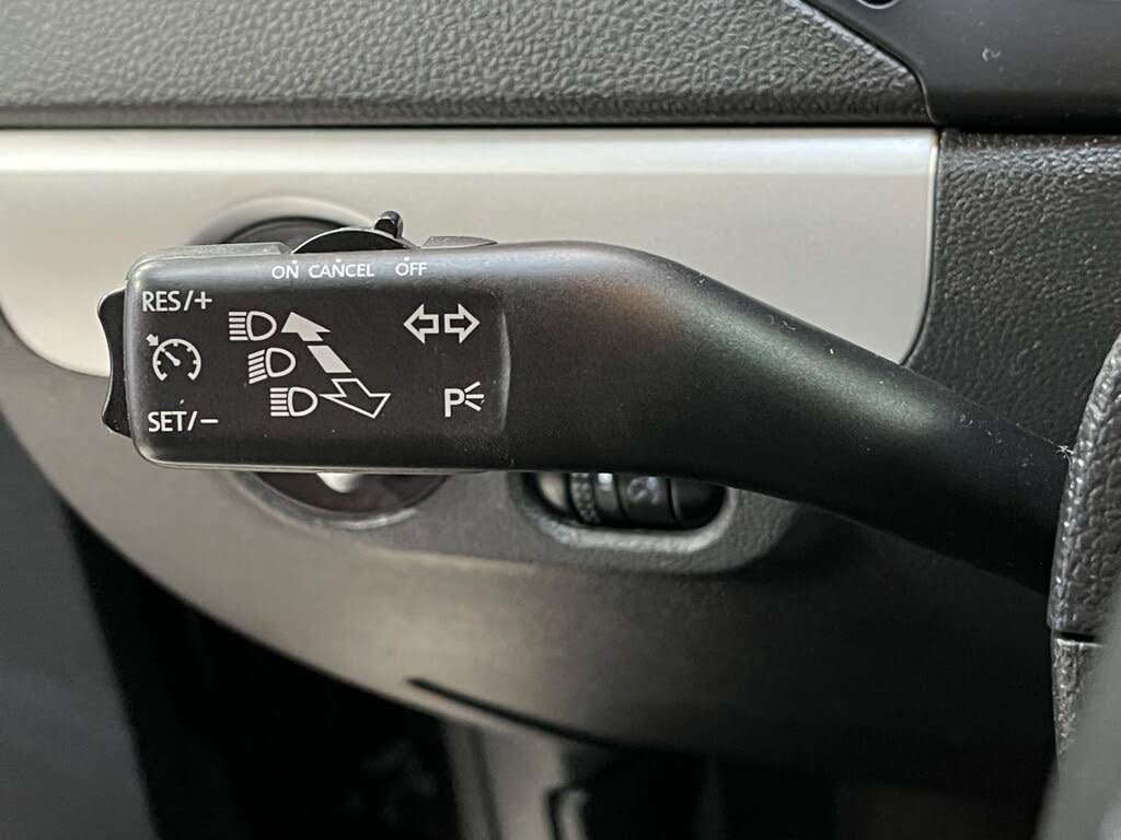 Used 2011 Volkswagen Jetta SEL FWD image 12