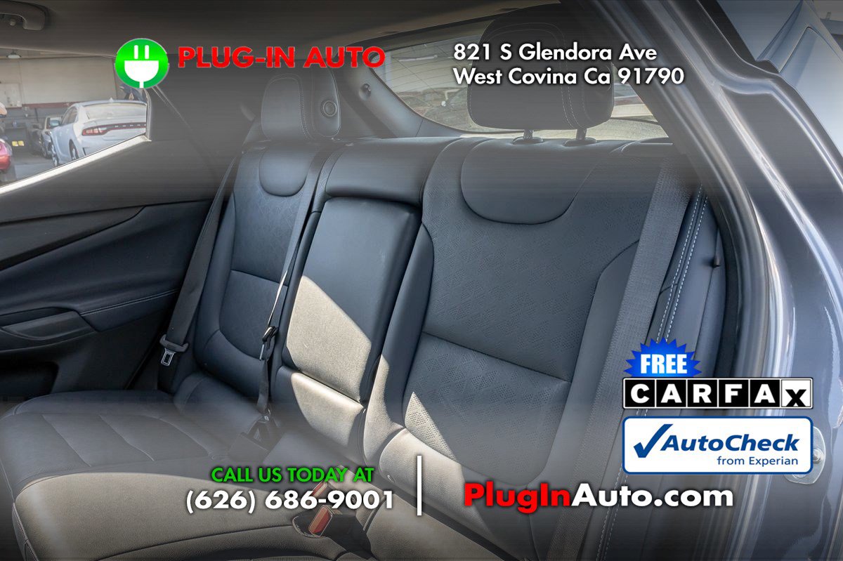 Used 2022 Chevrolet Bolt EUV Premier w/ Sun & Sound Package image 11