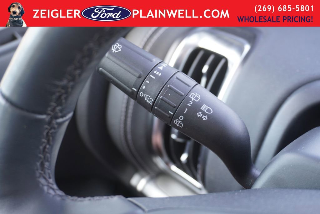Used 2025 Ford Expedition Max Platinum image 32