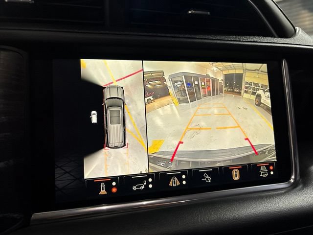Used 2023 GMC Yukon Denali w/ Advanced Technology Package AWD/4WD image 29