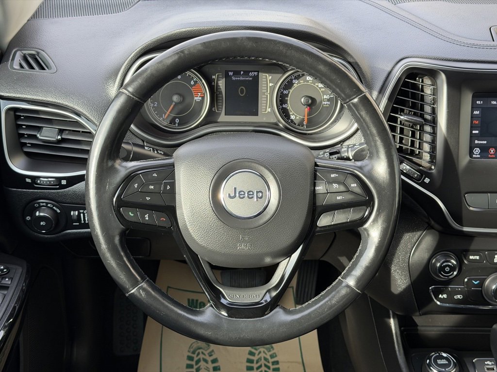 Used 2020 Jeep Cherokee Latitude Plus image 15