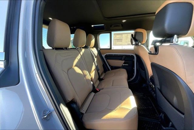 New 2026 Land Rover Defender 110 X-Dynamic SE image 11