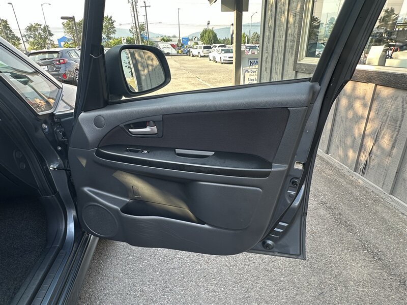 Used 2008 Suzuki SX4 Sport FWD image 33