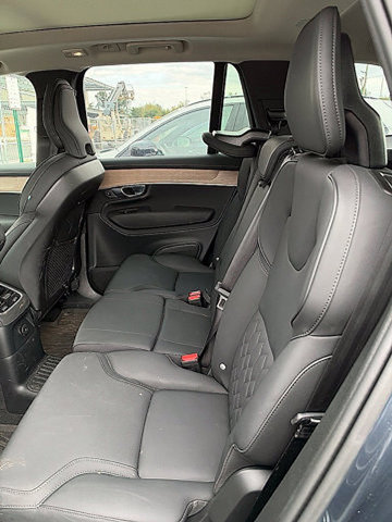 Used 2025 Volvo XC90 T8 Plus w/ Protection Package Premier AWD/4WD image 8