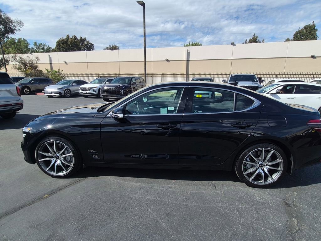 Used 2026 Genesis G70 2.5T image 8