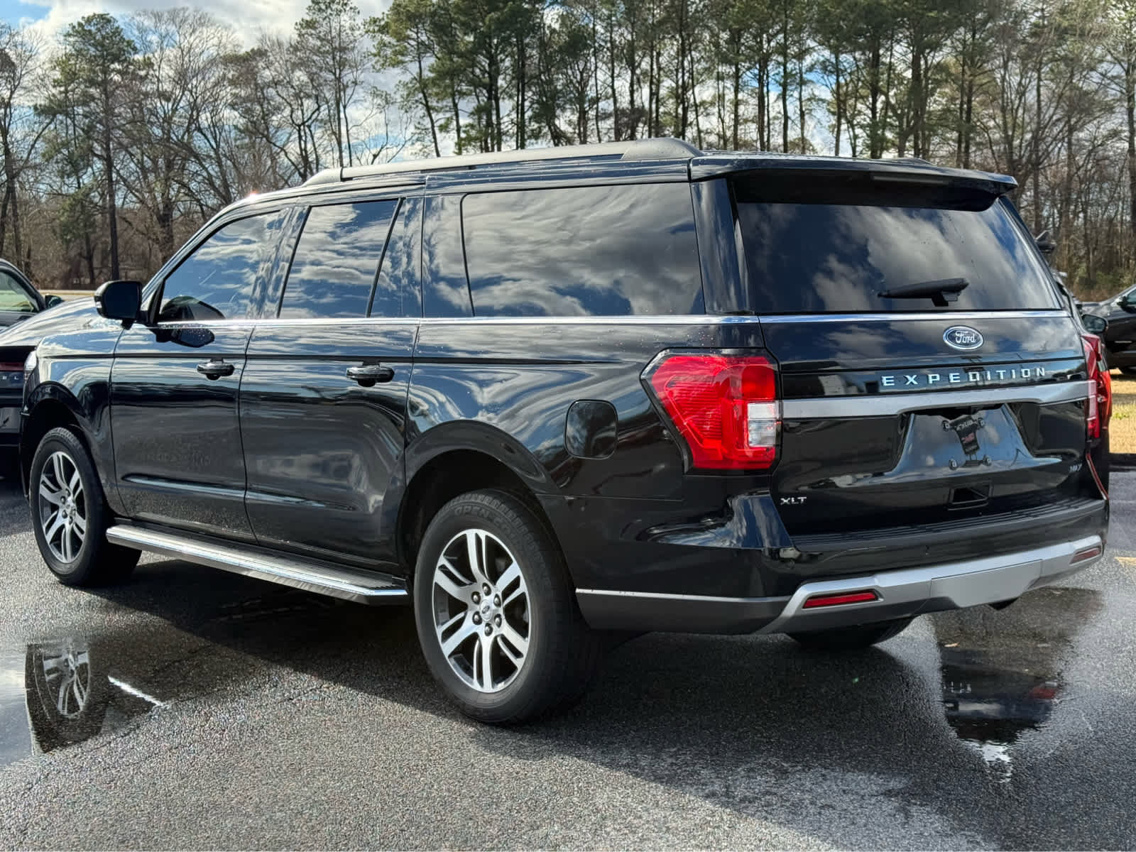 Used 2022 Ford Expedition Max XLT image 5