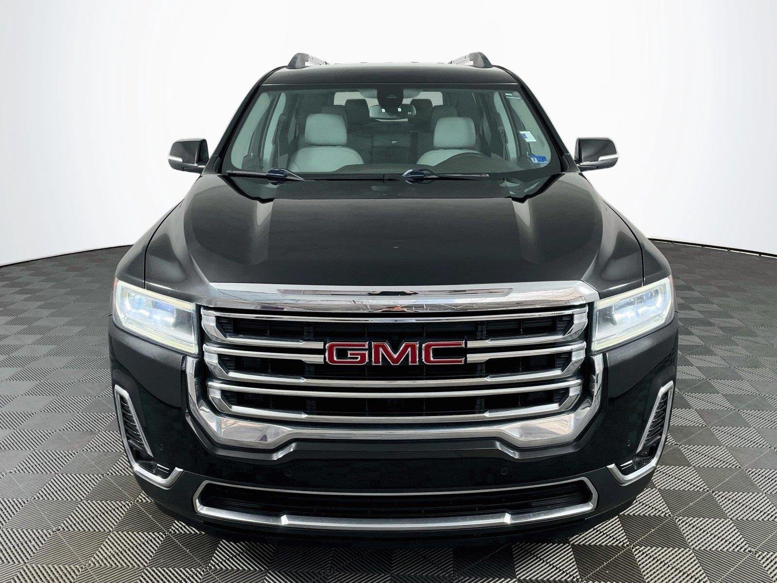 Used 2021 GMC Acadia SLT w/ LPO, Floor Liner Package FWD image 2