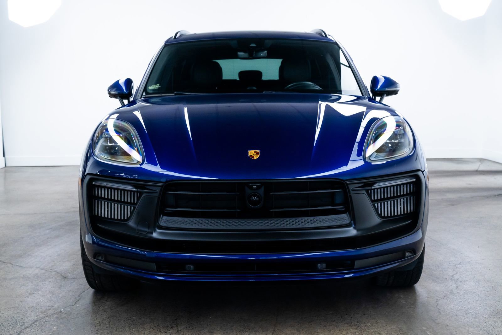 Used 2023 Porsche Macan GTS AWD/4WD image 2