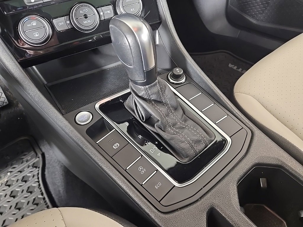 Used 2020 Volkswagen Jetta R-Line image 20