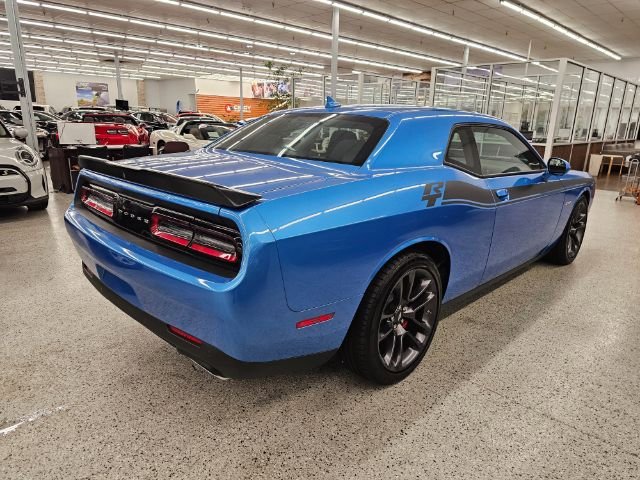 Used 2023 Dodge Challenger R/T w/ Performance Handling Group image 4