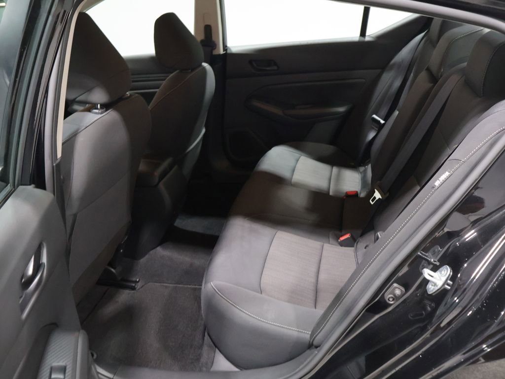 Used 2024 Nissan Altima 2.5 SV AWD/4WD image 17